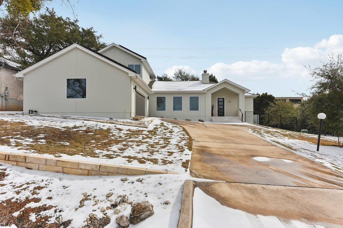 133 Crest View Dr - front exterior - Luxury home in Lakeway Sec 22, Lakeway, TX