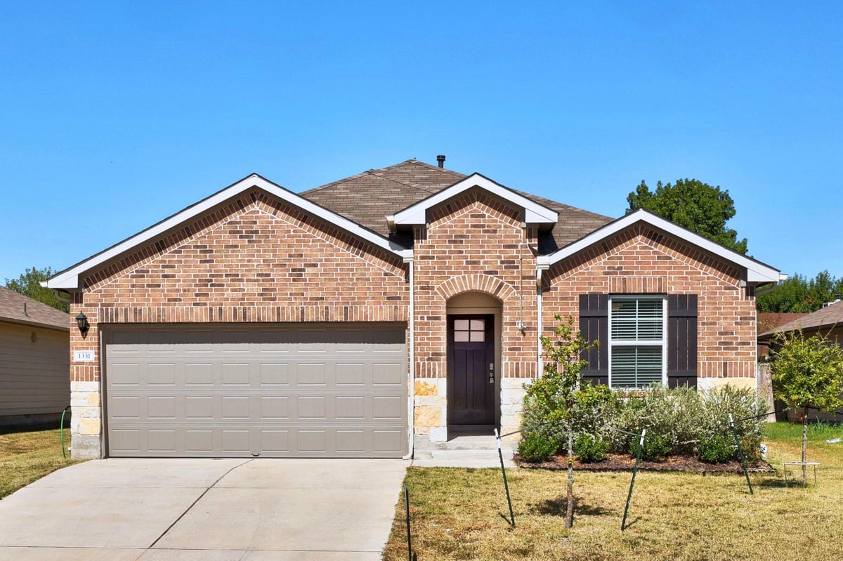 View 1331 Camden LN in Vintage Spgs Sub 1331 Camden LN - property photo 1 - Luxury home in Vintage Spgs Sub, Lockhart, TX