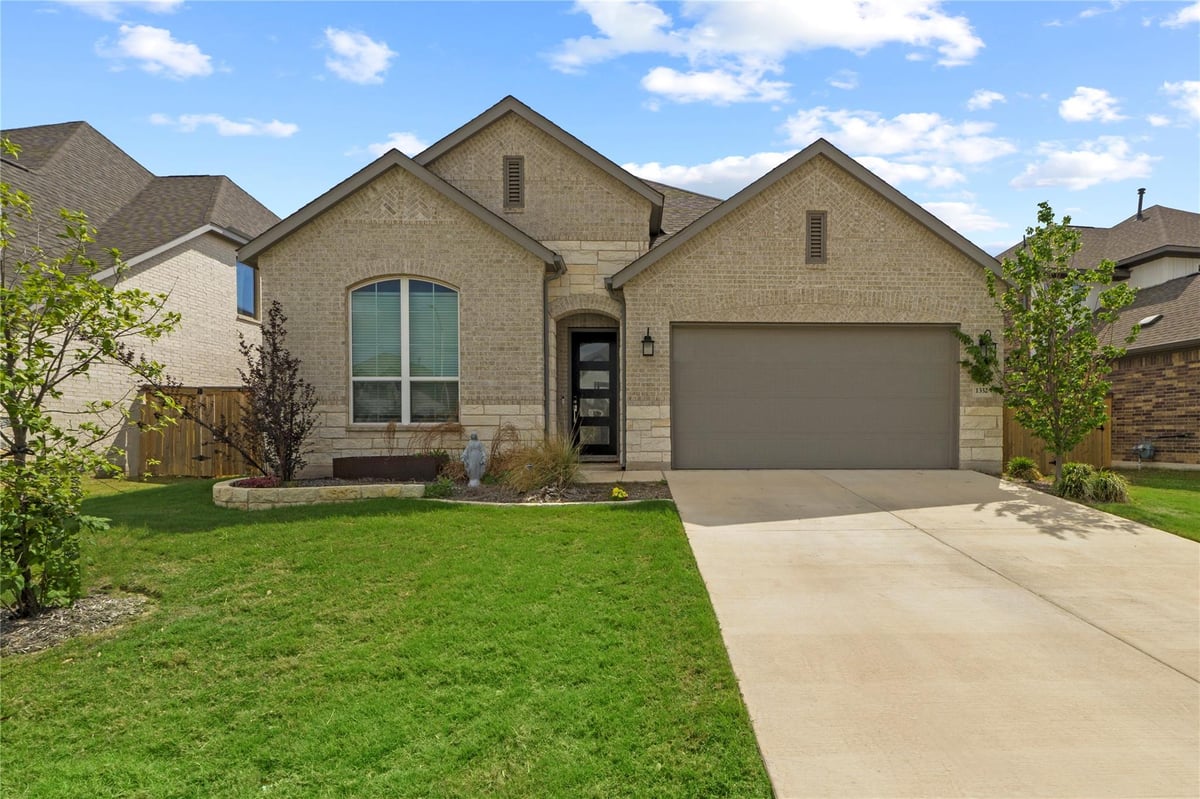 Kitchen at 1332 Golden Celebration Bnd - 3 bed 2 bath home