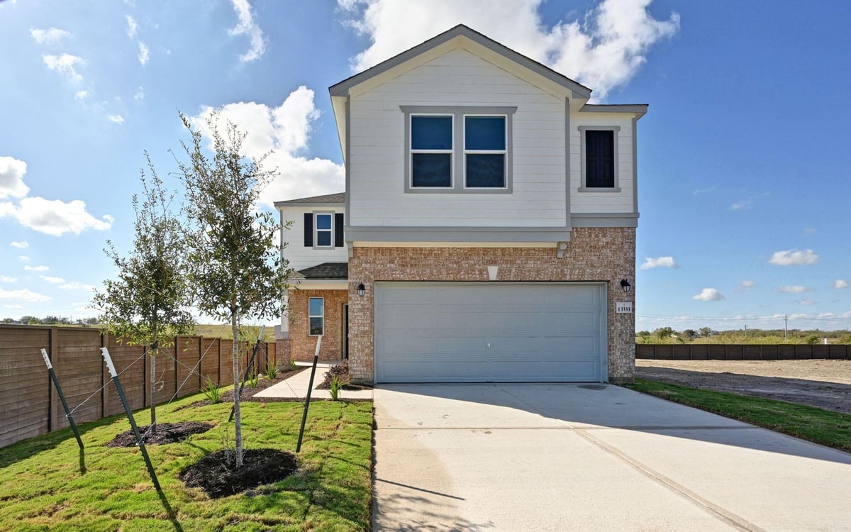 View 13333 Kincane DR in Stoney Chase 13333 Kincane DR - property photo 1 - Luxury home in Stoney Chase, Del Valle, TX