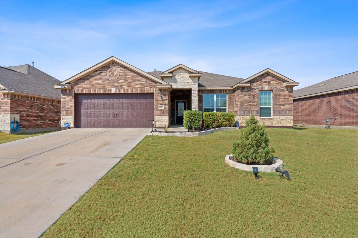 View 1336 Twin Estates Dr in Bunton Creek Ph 6C 1336 Twin Estates Dr - property photo 1 - Luxury home in Bunton Creek Ph 6C, Kyle, TX