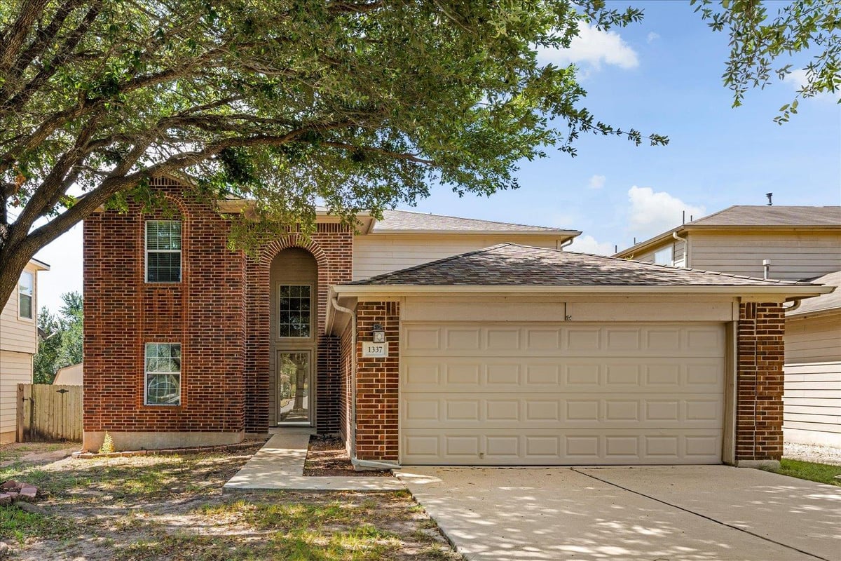 View 1337 Sweet Gum DR in Hometown Kyle Ph 3 Sec 2 1337 Sweet Gum DR - property photo 1 - Luxury home in Hometown Kyle Ph 3 Sec 2, Kyle, TX