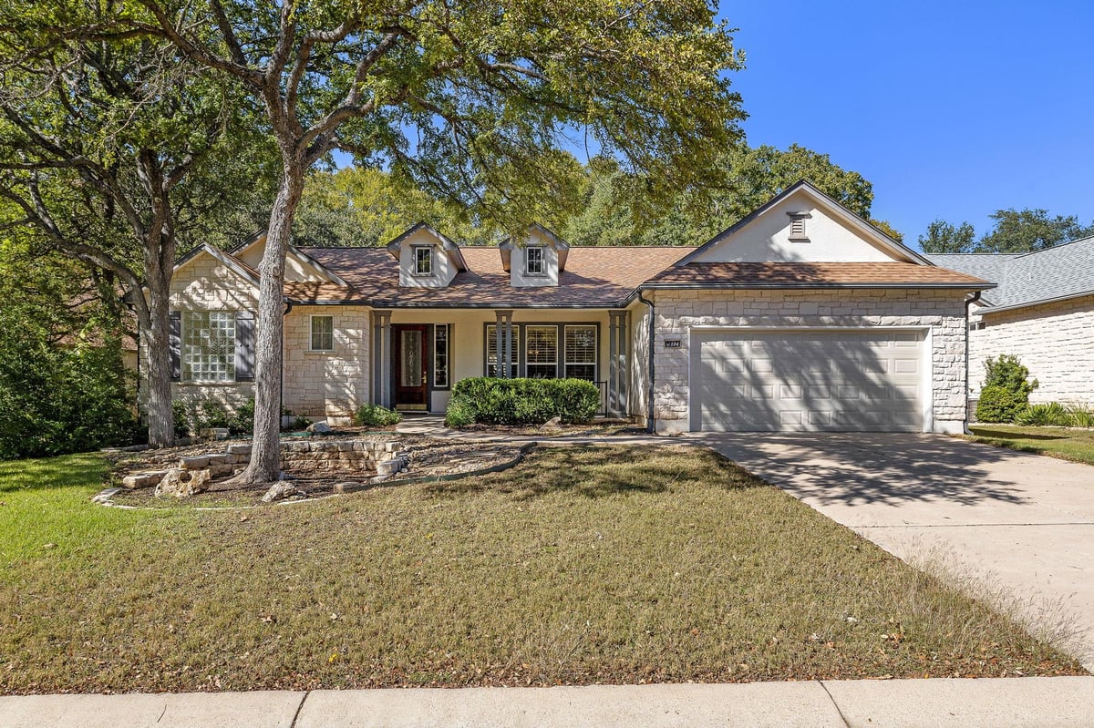 View 134 Great Frontier Dr in Sun City Georgetown Ph 02A Neighborhood 11 Pu 134 Great Frontier Dr - property photo 1 - Luxury home in Sun City Georgetown Ph 02A Neighborhood 11 Pu, Georgetown, TX
