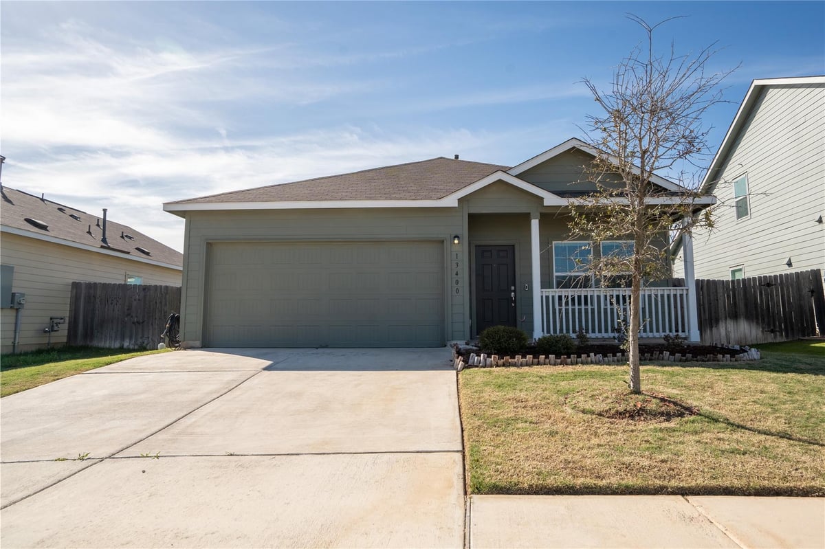View 13400 Banquete St in Elm Crk Northwest Ph 1 13400 Banquete St - front exterior - Luxury home in Elm Crk Northwest Ph 1, Elgin, TX