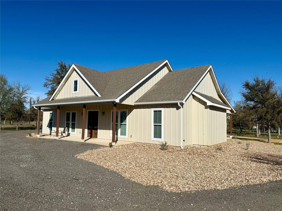 View 1353 Red Town Rd Unit #B in Davenport Acres 1353 Red Town Rd Unit #B - front exterior - Luxury home in Davenport Acres, Elgin, TX
