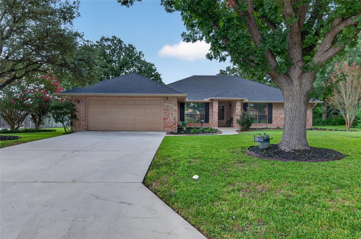 View 136 Dundee Grace in South Bank #1 136 Dundee Grace - property photo 1 - Luxury home in South Bank #1, New Braunfels, TX