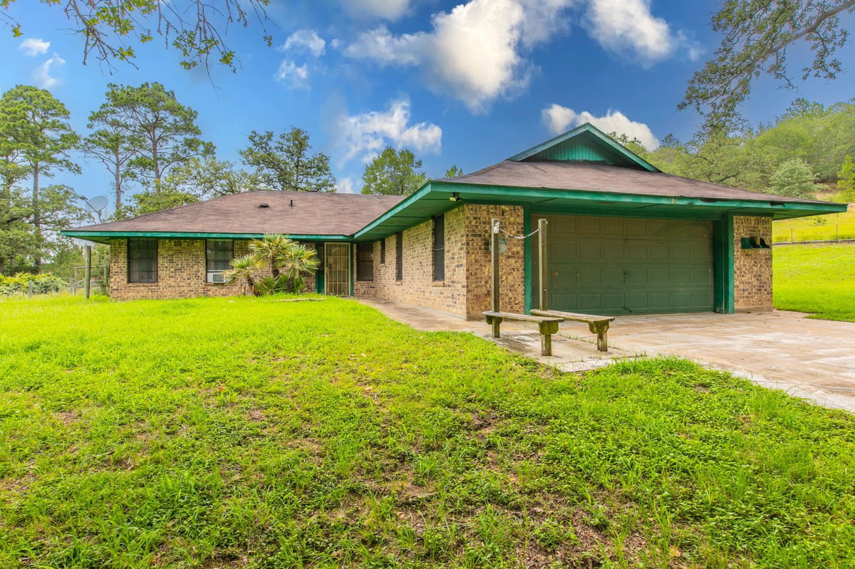 View 136 Redbird LN in Cottle, Sarah 136 Redbird LN - front exterior - Luxury home in Cottle, Sarah, Smithville, TX