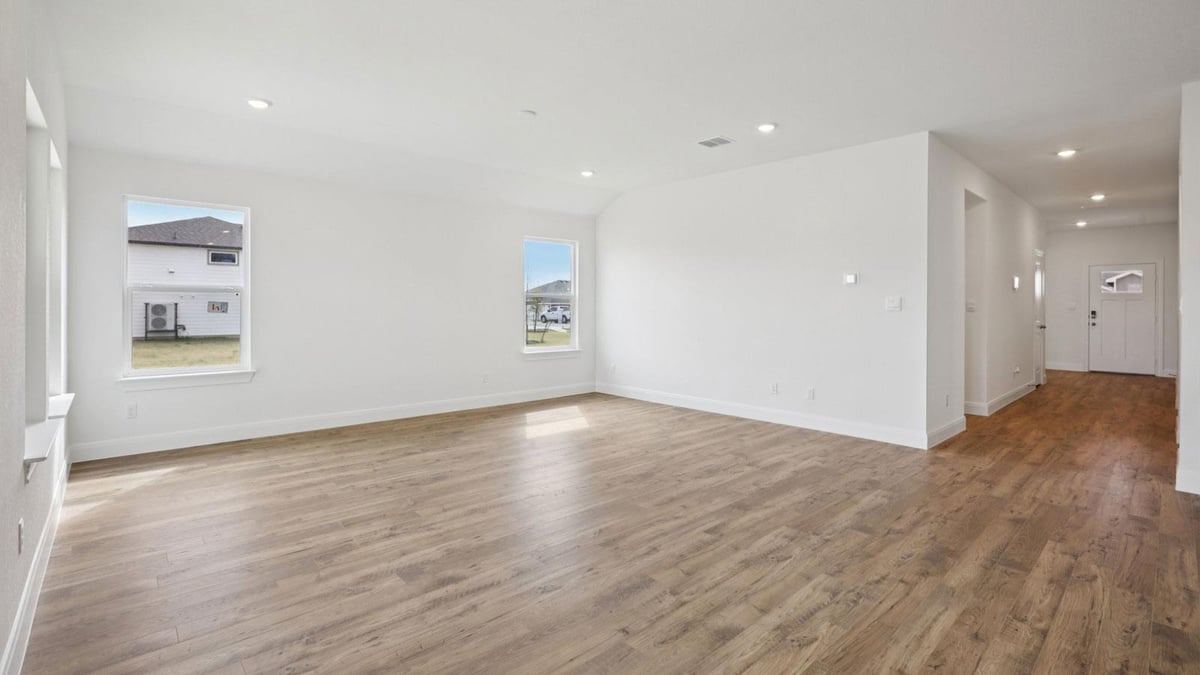 Living area at 136 Union Pacific Dr - 5 bed 3 bath home