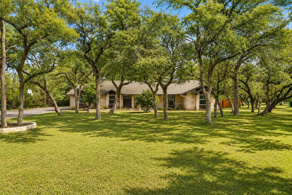 136 Valley View Rd - front exterior - Luxury home in North Lake Sec A, Georgetown, TX