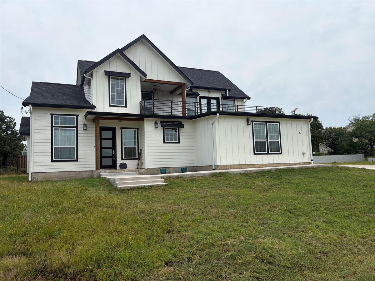View 136 W Castlebriar DR in Greencastle 136 W Castlebriar DR - front exterior - Luxury home in Greencastle, Granite Shoals, TX