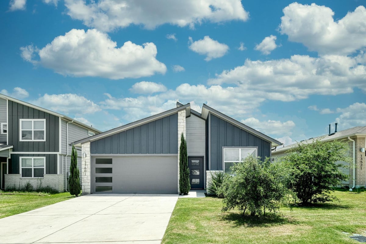 View 13601 Baileyfield Dr in Cantarra 13601 Baileyfield Dr - property photo 1 - Luxury home in Cantarra, Pflugerville, TX