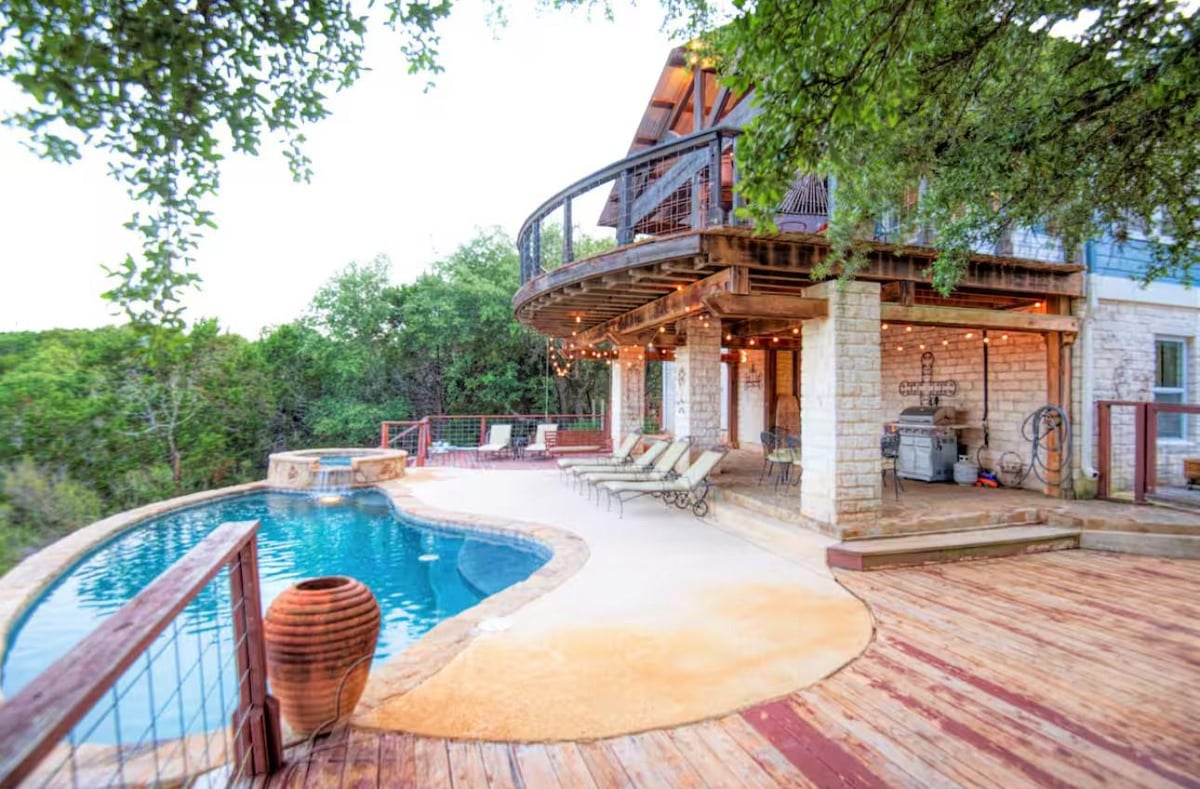 View 13601 Paisano CIR in Austin 13601 Paisano CIR - property photo 1 - Luxury home in Austin, Austin, TX