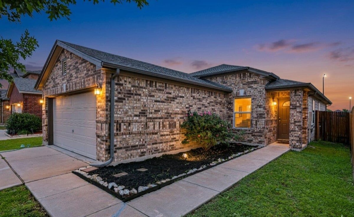 13637 Abraham Lincoln ST - front exterior - Luxury home in Presidential Meadows Sec 6, Manor, TX