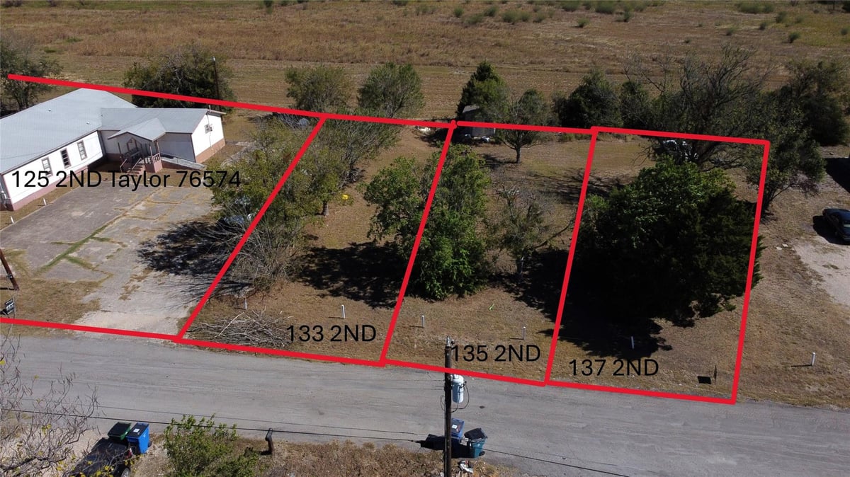 View 137 2nd Ave in Zella Jones Add 137 2nd Ave - front exterior - Luxury lot in Zella Jones Add, Taylor, TX