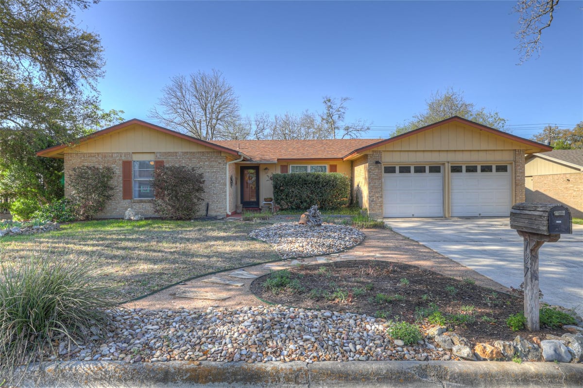 View 137 Chaparral ST in Hughson Heights I 137 Chaparral ST - front exterior - Luxury home in Hughson Heights I, San Marcos, TX