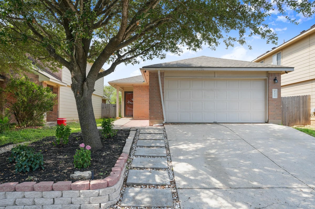 View 137 Hillhouse LN in Ashbrook 137 Hillhouse LN - front exterior - Luxury home in Ashbrook, Manchaca, TX