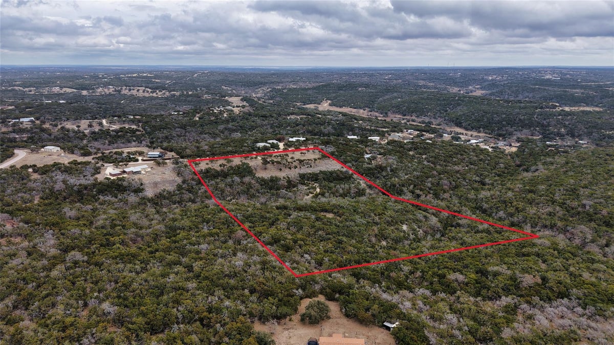 Primary bedroom at 137 Honeycomb Ln - Jack Hall, Kerrville, TX