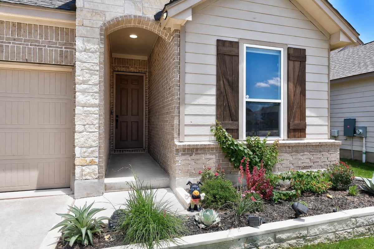 137 Lost Treasure TER - front exterior - Luxury home in Retreat at San Gabriel, Georgetown, TX