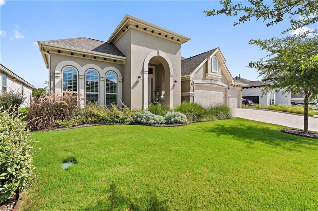 View 137 Patience Cv in Reunion Ranch Ph Three Sec Five 137 Patience Cv - front exterior - Luxury home in Reunion Ranch Ph Three Sec Five, Austin, TX