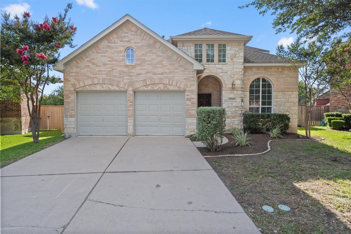 13700 Long Shadow DR - front exterior - Luxury home in Shadowglen Ph 01 Sec 08, Manor, TX