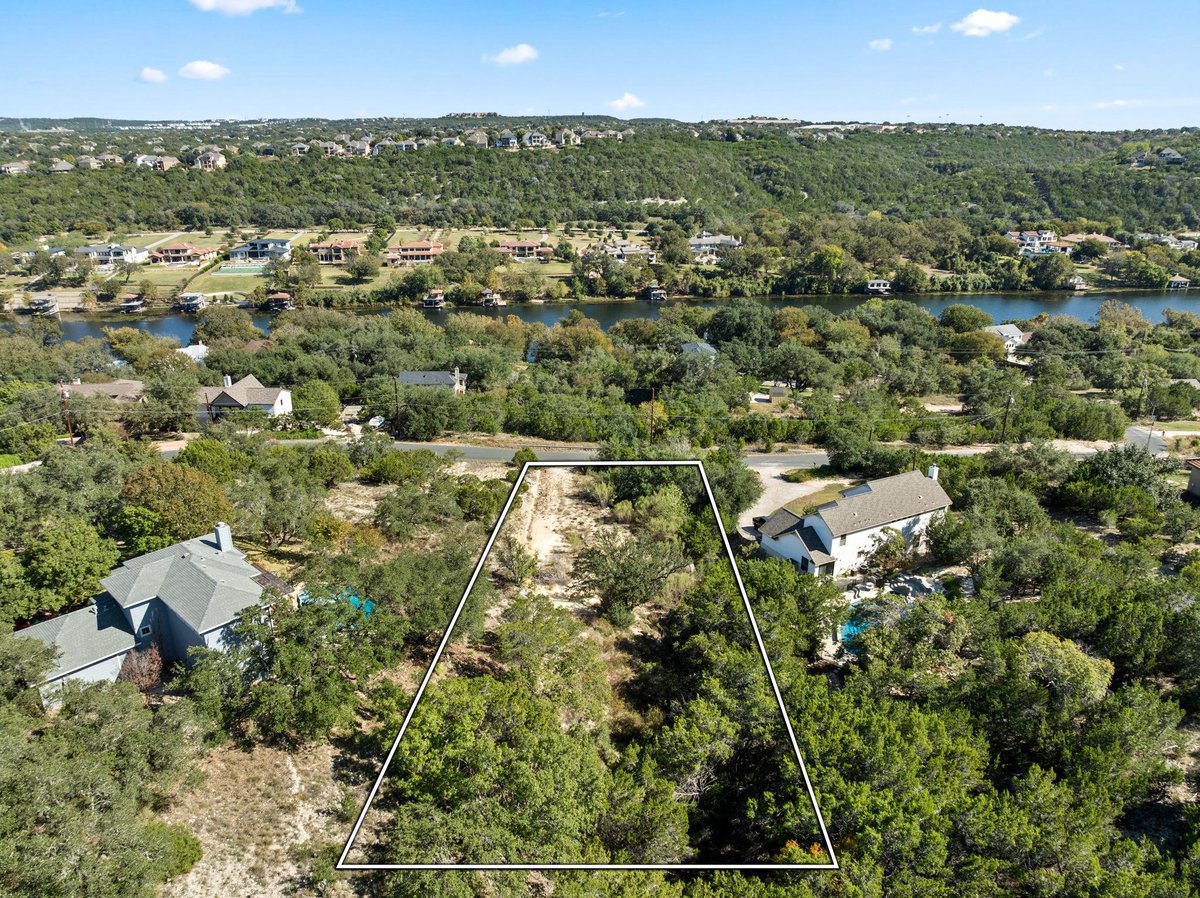 View 13701 Hunters PASS in Apache Shores Sec 06 13701 Hunters PASS - front exterior - Luxury lot in Apache Shores Sec 06, Austin, TX