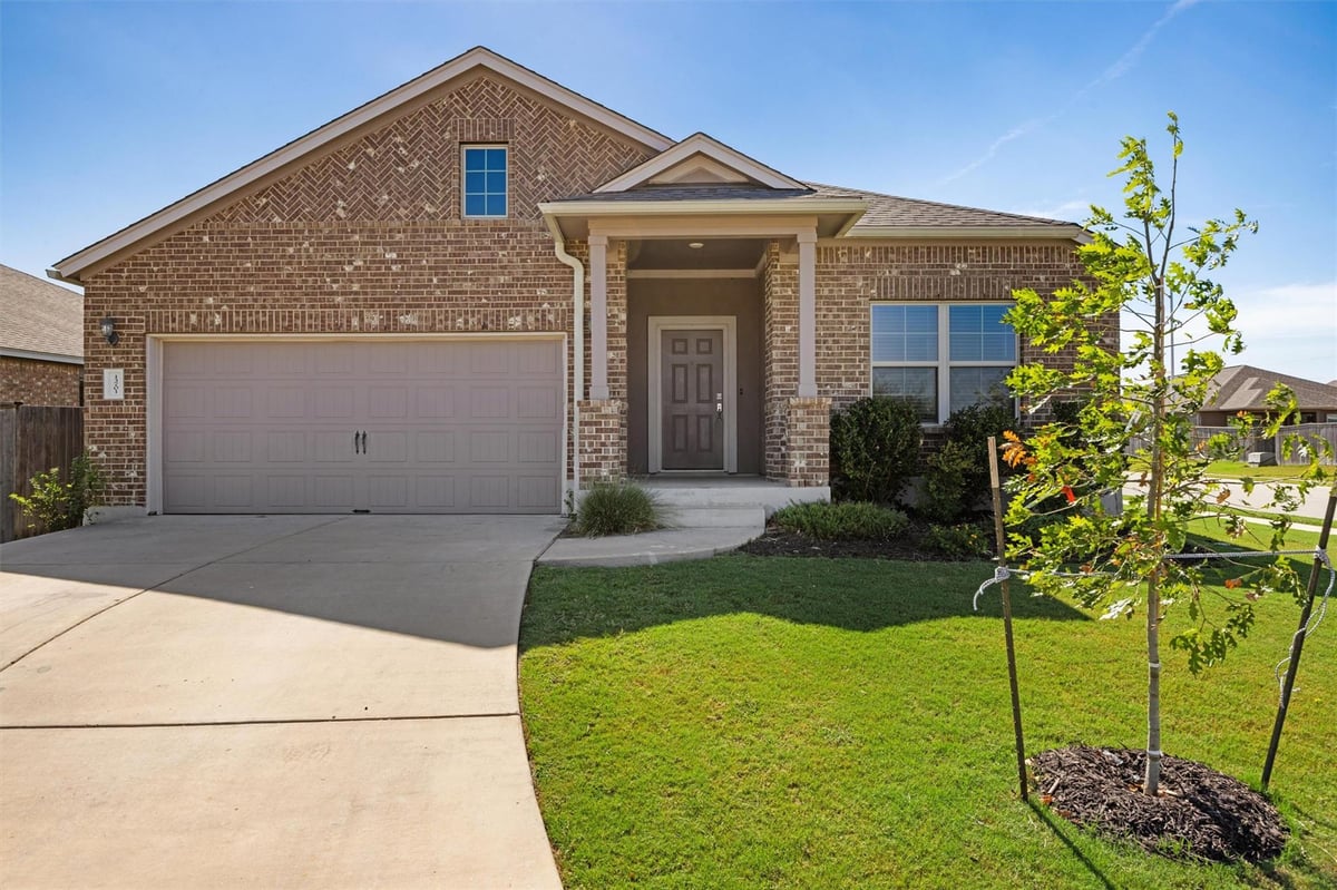 13701 Sugar Bush PATH - property photo 1 - Luxury home in SHADOWGLEN, Manor, TX