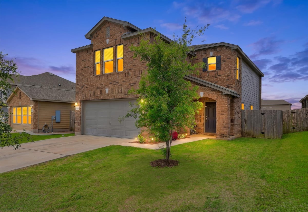 13712 Vigilance ST - front exterior - Luxury home in Presidential Meadows, Manor, TX