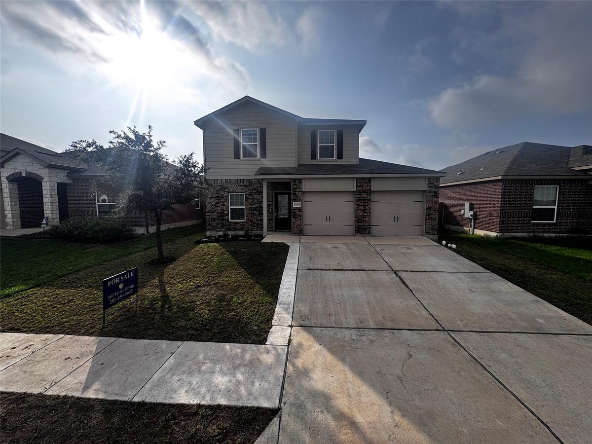 View 13713 Henry A Wallace LN in Presidential Glen Ph 7 13713 Henry A Wallace LN - property photo 1 - Luxury home in Presidential Glen Ph 7, Manor, TX