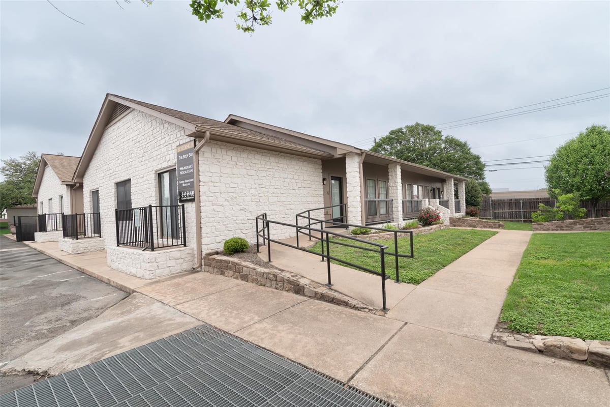 View 13740 N Highway 183 Blvd Unit #3 in The Hills 13740 N Highway 183 Blvd Unit #3 - front exterior - Luxury home in The Hills, Austin, TX