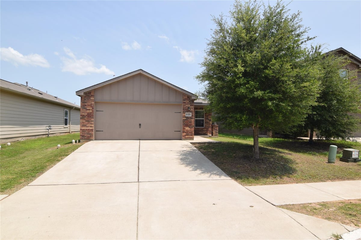 View 1375 Amy DR in Bunton Creek Ph 2b 1375 Amy DR - property photo 1 - Luxury home in Bunton Creek Ph 2b, Kyle, TX