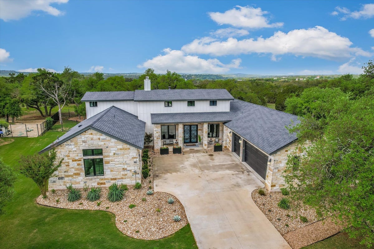 Living area at 1379 Bunker Ranch Blvd - 4 bed 3 bath home