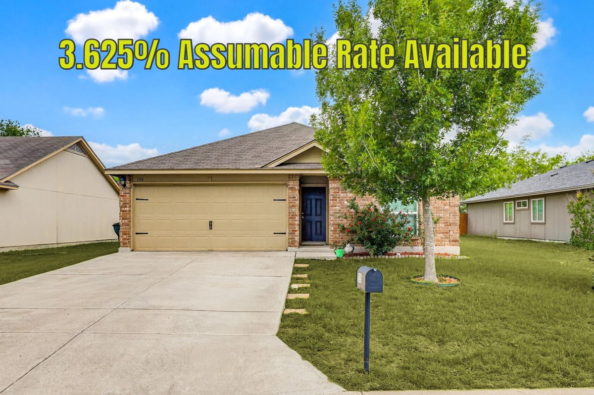 View 138 Talon Dr in Riverside Grove 138 Talon Dr - front exterior - Luxury home in Riverside Grove, Luling, TX