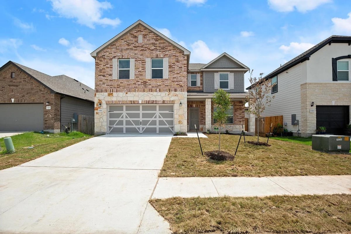 View 13821 Abraham Lincoln ST in Presidential Mdws Sec 11 13821 Abraham Lincoln ST - property photo 1 - Luxury home in Presidential Mdws Sec 11, Manor, TX