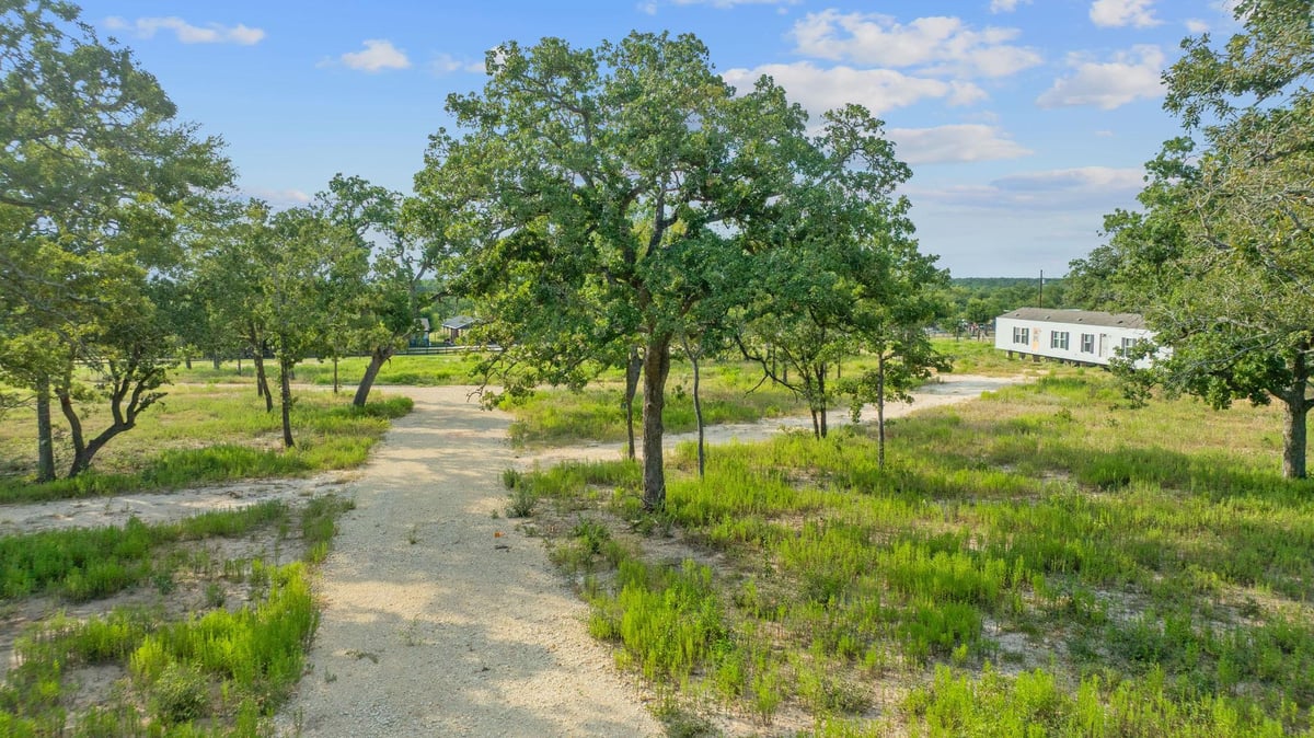 View 1385 Pettytown RD in n/a 1385 Pettytown RD - front exterior - Luxury home in n/a, Dale, TX