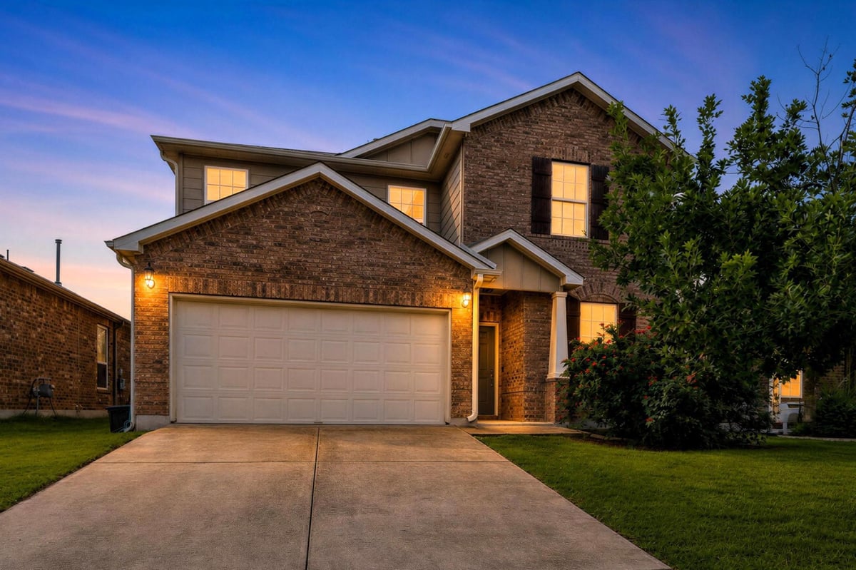 View 139 Palm DR in Sunfield Ph Two Sec Six 139 Palm DR - front exterior - Luxury home in Sunfield Ph Two Sec Six, Buda, TX