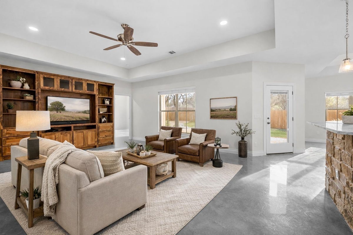 View 139 W Maple Dr in Live Oak 139 W Maple Dr - property photo 1 - Luxury home in Live Oak, Granite Shoals, TX