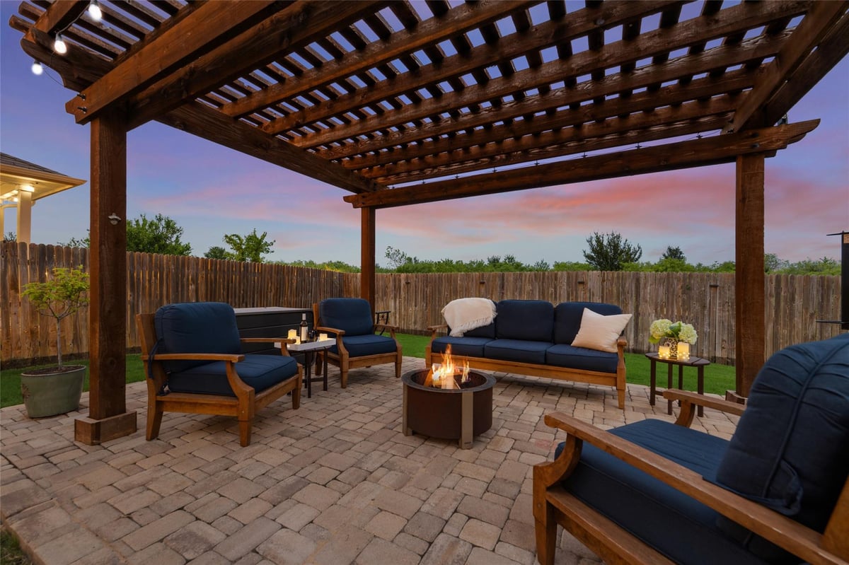 View 13901 Macquarie DR in Cantarra 13901 Macquarie DR - property photo 1 - Luxury home in Cantarra, Pflugerville, TX