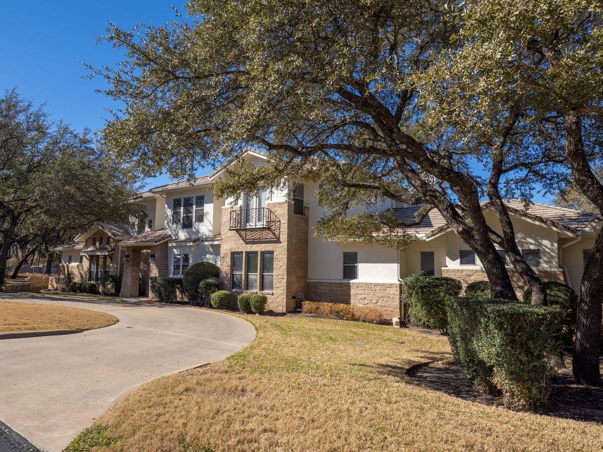 14 Autumn Oaks Dr - front exterior - Luxury home in Hills Lakeway Ph 02, The Hills, TX
