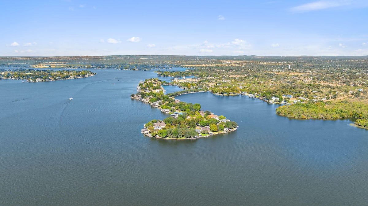 View 14 Beaver Is in Beaver Island 14 Beaver Is - front exterior - Luxury home in Beaver Island, Granite Shoals, TX