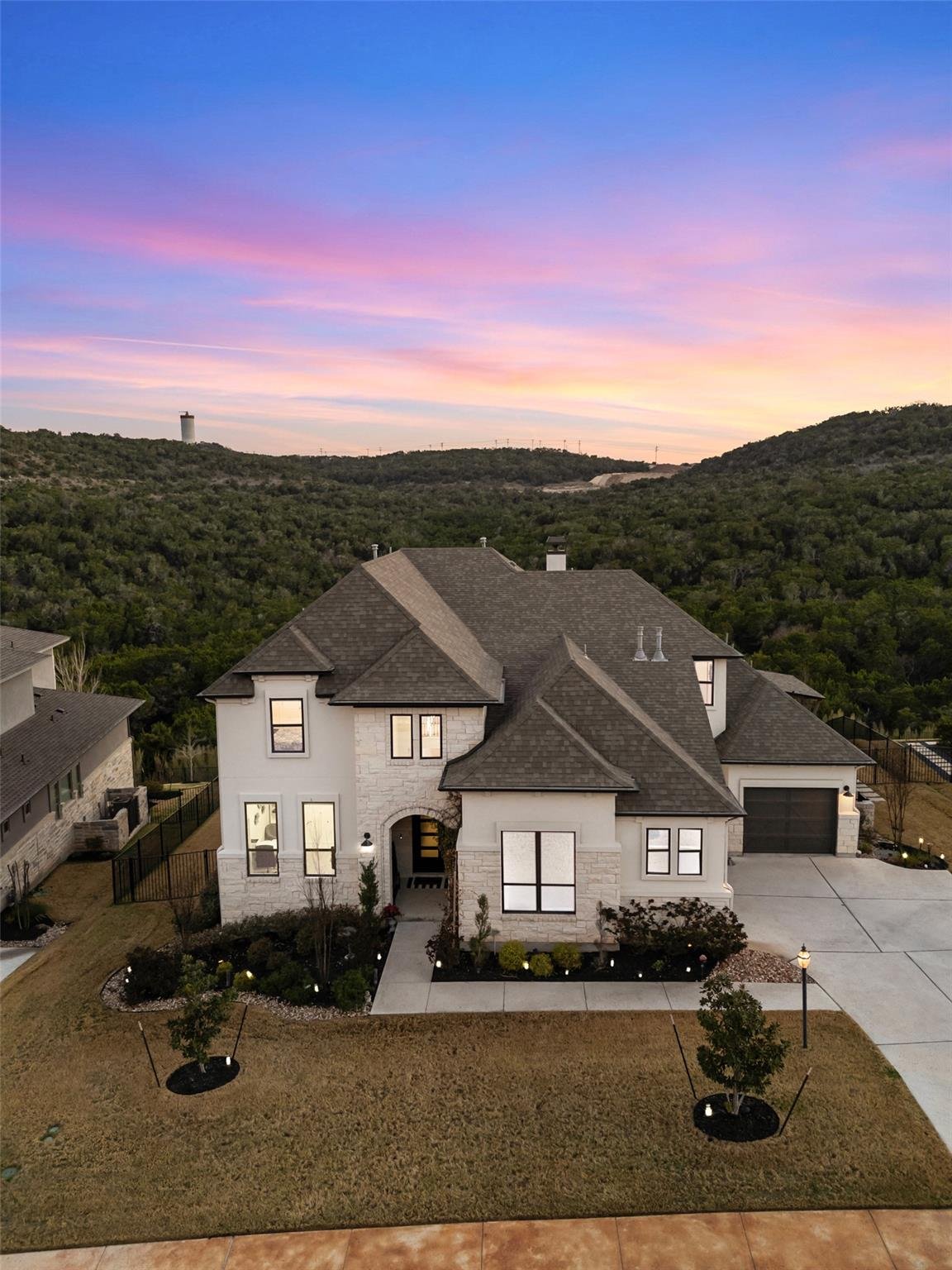 View 140 Baldovino Skwy in Rough Hollow Vista Ridge 140 Baldovino Skwy - property photo 1 - Luxury home in Rough Hollow Vista Ridge, Lakeway, TX