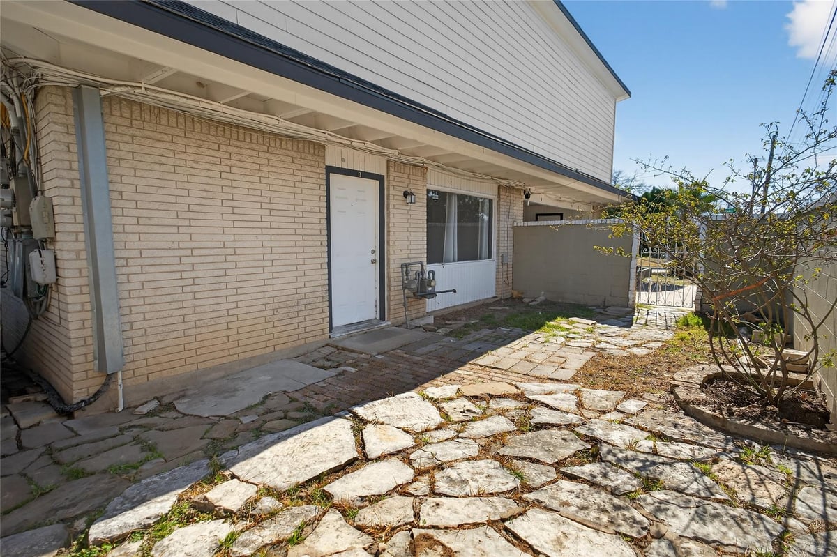 View 1400 Braes Ridge DR Unit #B in Braes Ridge Add Sec 01 1400 Braes Ridge DR Unit #B - property photo 1 - Luxury home in Braes Ridge Add Sec 01, Austin, TX