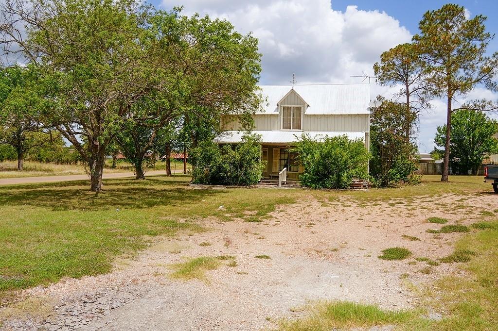 View 1400 Fm 609 Rd in Fm 609 Annex 1400 Fm 609 Rd - front exterior - Luxury lot in Fm 609 Annex, Flatonia, TX