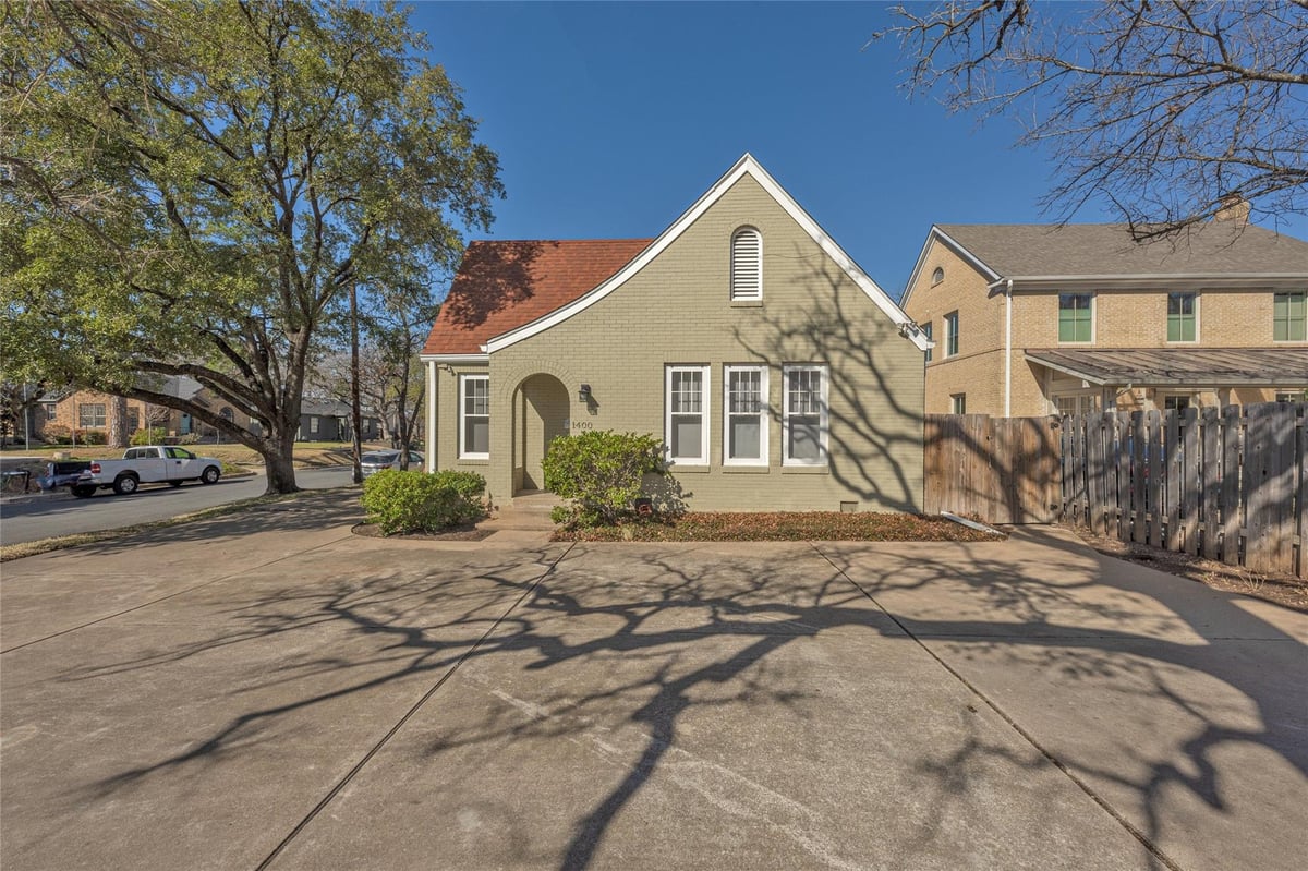 1400 Hartford RD - property photo 1 - Luxury home in Enfield H, Austin, TX