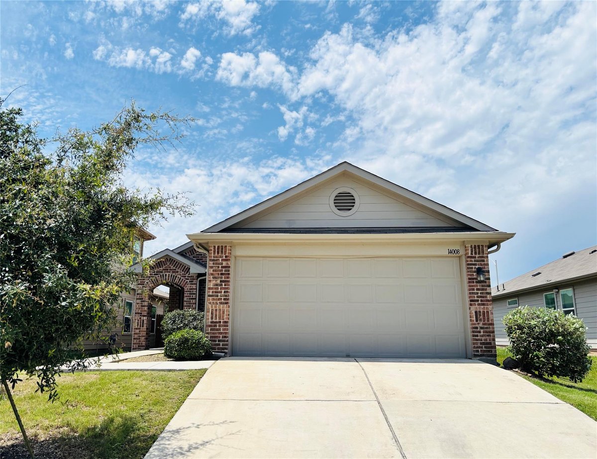 View 14008 Heywood DR in Cantarra Sec Iv 14008 Heywood DR - front exterior - Luxury home in Cantarra Sec Iv, Pflugerville, TX