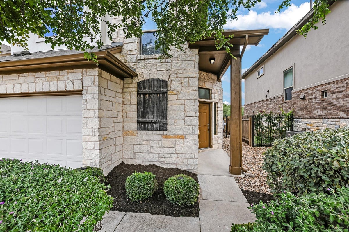 Living area at 1401 Little Elm Trl Unit #205 - 4 bed 2 bath home