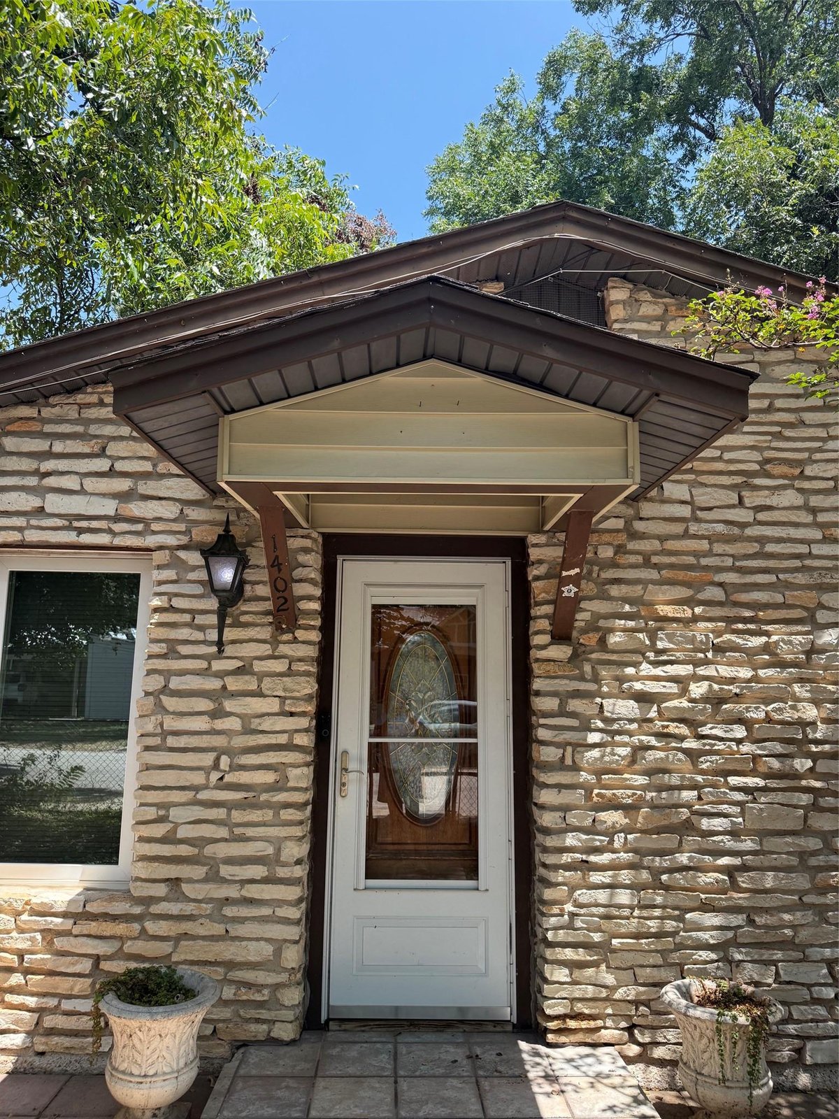 View 1402 Garden ST in Welch 1402 Garden ST - property photo 1 - Luxury home in Welch, Austin, TX