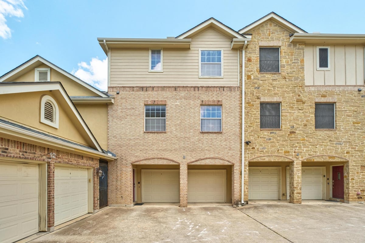 View 1402 Parker LN Unit #3 in Parker Lane Condo 1402 Parker LN Unit #3 - property photo 1 - Luxury home in Parker Lane Condo, Austin, TX