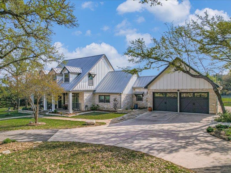 Living area at 14036 Timberline Trl - 4 bed 3 bath home