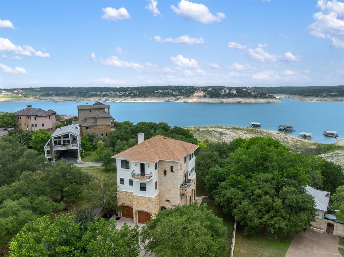 View 1404 Hurst Creek Rd in Brooks Hollow Resub 1404 Hurst Creek Rd - front exterior - Luxury home in Brooks Hollow Resub, Austin, TX