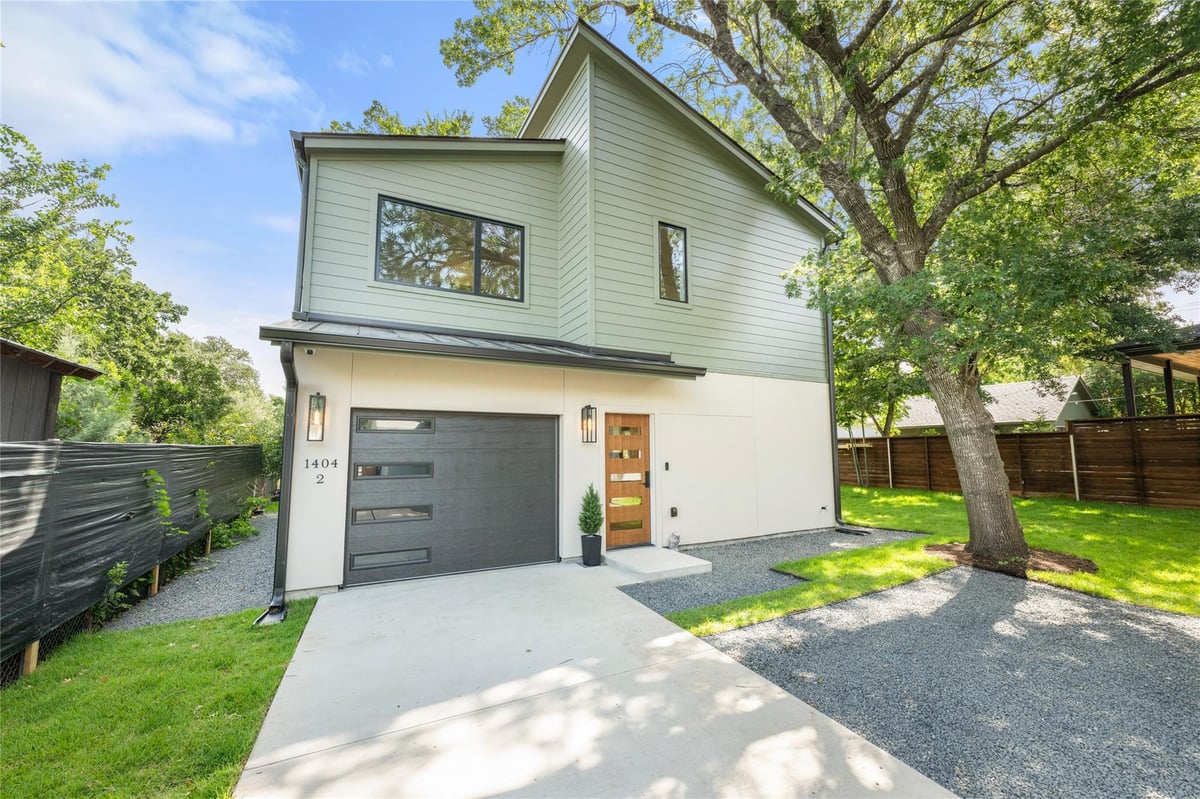 View 1404 Justin LN Unit #2 in crestview 1404 Justin LN Unit #2 - property photo 1 - Luxury home in crestview, Austin, TX